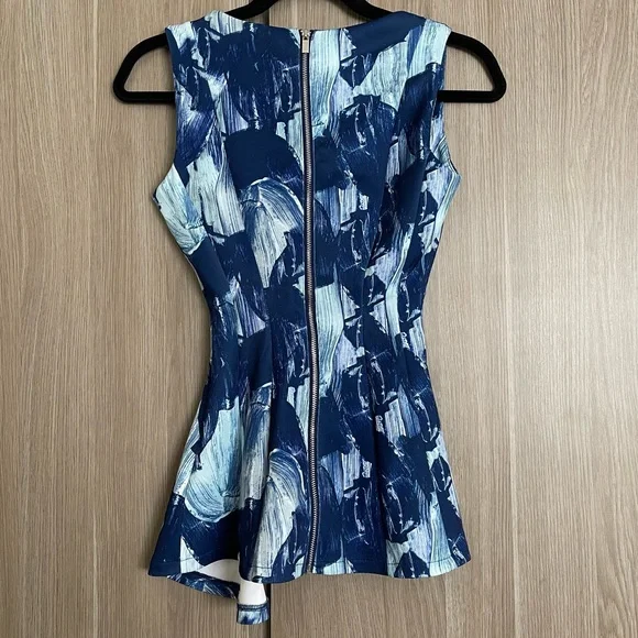 NWOT H&M Womens Blue Asymmetrical Hem Zipper Back Sleeveless Peplum Top - Picture 2 of 4